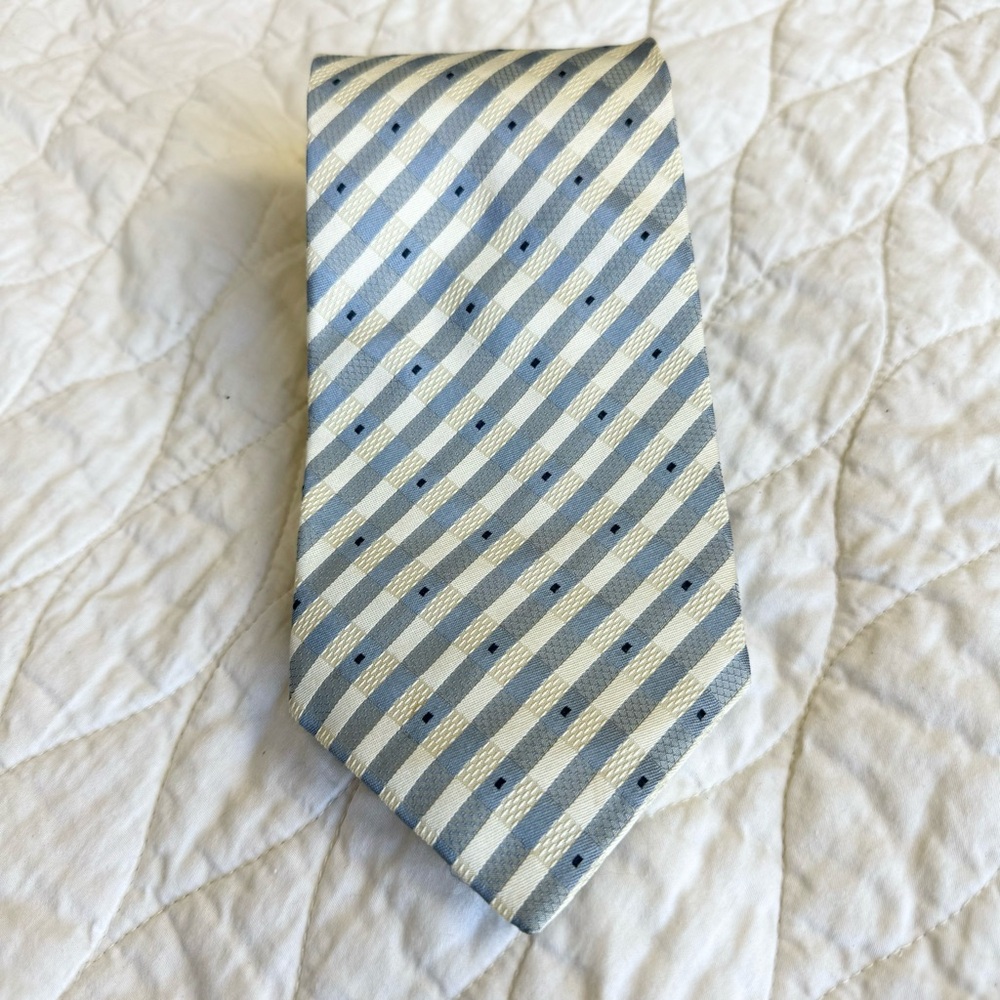 CHAPS Ralph Lauren Silk Preppy Necktie MADE IN USA Blue and Cream Stripe